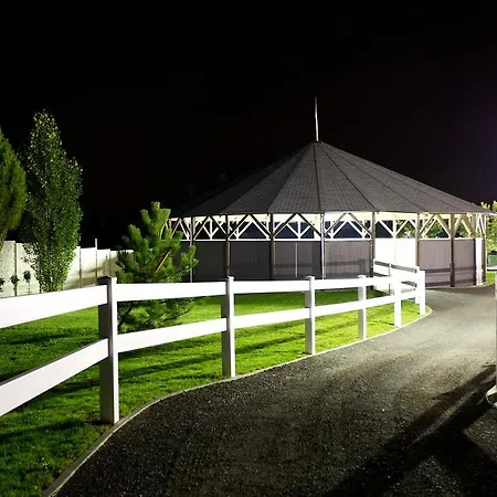 Master Horse Club - Hotell 3*